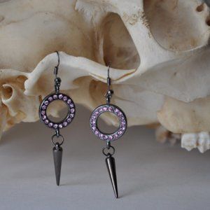 pink circle of rhinestones, spiked antique silver earrings (104)